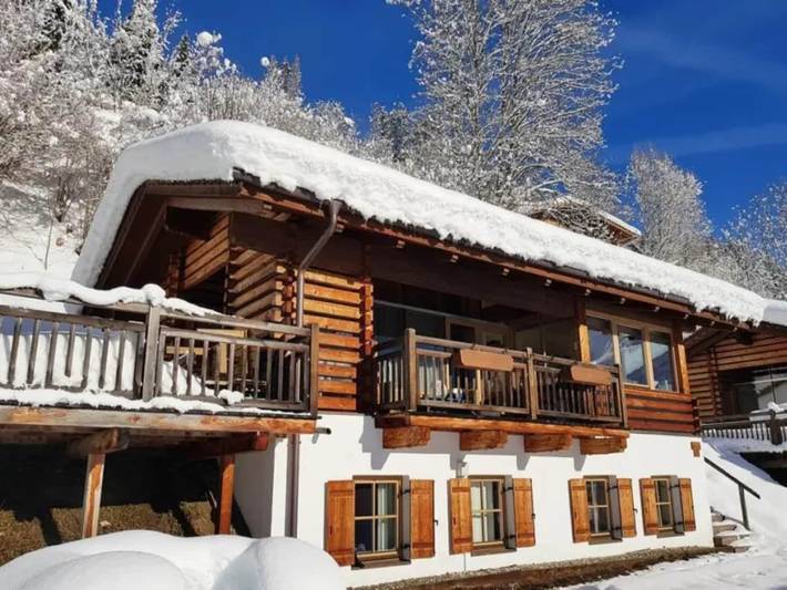 Ferienhaus für 10 Personen, mit Balkon und Terrasse sowie Pool und Sauna in Wald im Pinzgau