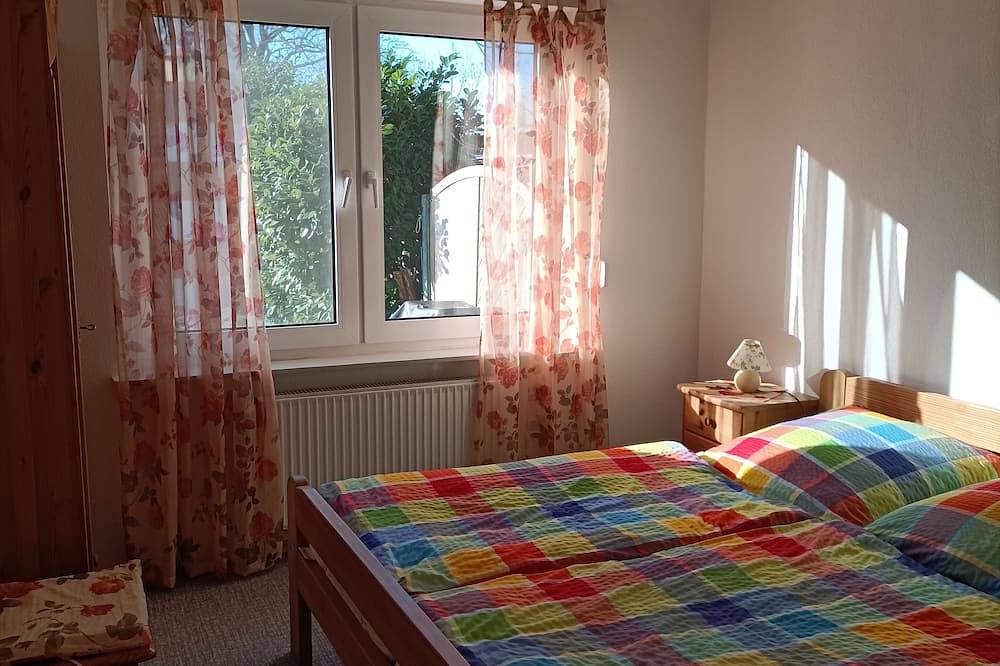 Ferienhaus im Landhausstil am Flußufer der Medem für bis zu 9 Personen. in Neuenkirchen (Land Hadeln), Cuxland