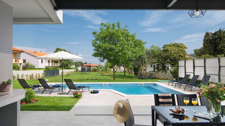 Villa für 8 Personen, mit Sauna und Balkon/Terrasse sowie Terrasse in Premantura - 4