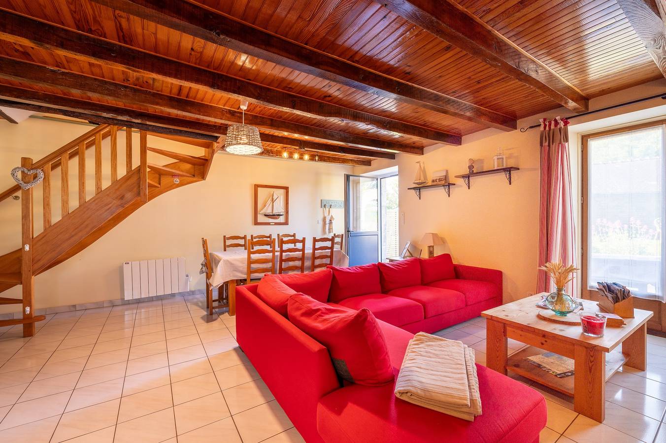 Casita de campo 'Domaine De Lestroué - Belle-île' con piscina compartida, terraza privada y Wi-Fi in La Vraie-Croix, Región de Vannes
