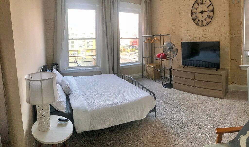 Ganze Wohnung, Top floor condo! Just a short walk to Otr, Fountain Square, and the Stadiums! in Cincinnati, Hamilton County (OH)