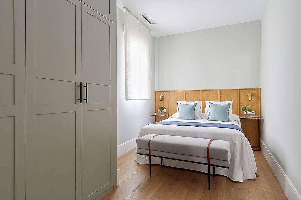 Entire apartment, Apartment between Sol and Plaza Santa Ana in Centro (Madrid), Madrid