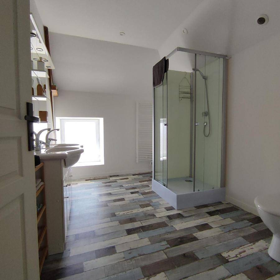 Appartement entier, Three-Bedroom Apartment in Rorthais, Mauléon
