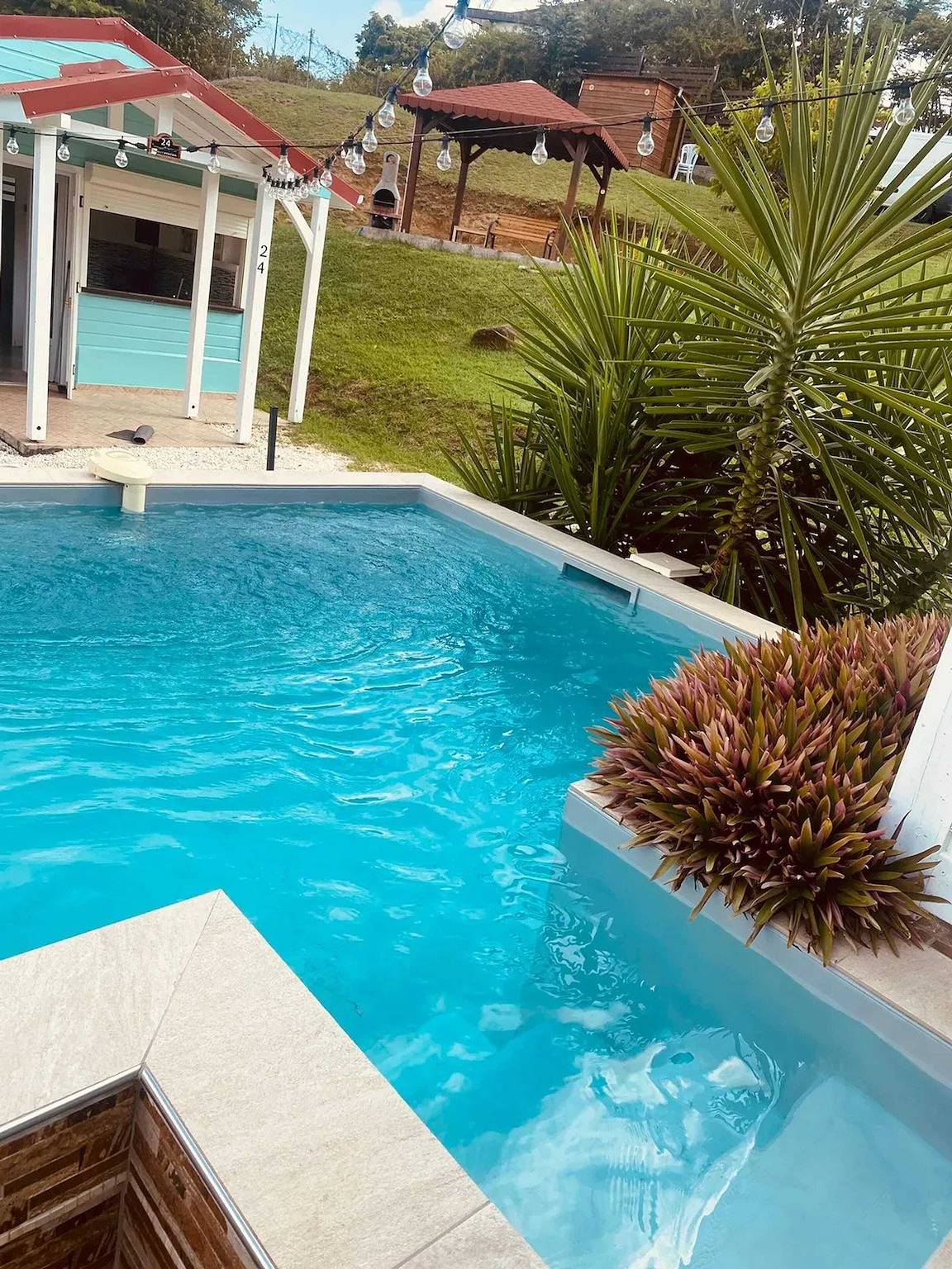 Villa romántica en Sainte-Anne con piscina privada in Sainte-Anne, Martinica