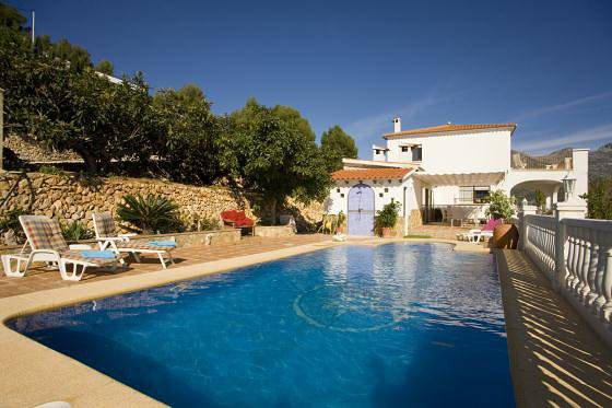 Chalet para 8 personas, con piscina además de vistas al mar y jardín en Marina Baja - 4