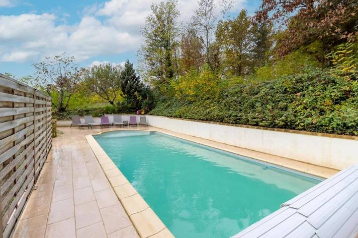 Villa pour 11 personnes, avec piscine ainsi que vue et jardin à Sarlat-la-Canéda