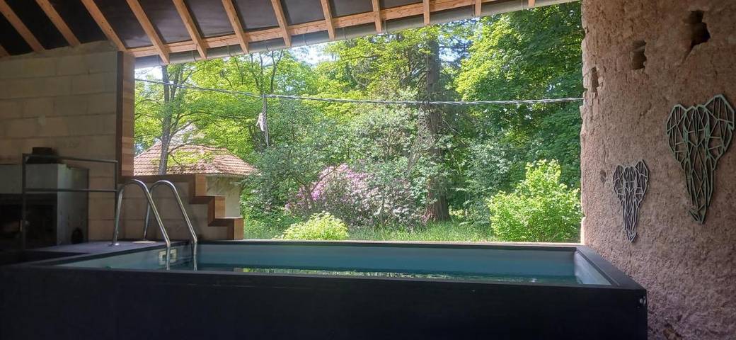Location de vacances pour 2 personnes, avec sauna et jacuzzi ainsi que jardin et piscine à Fougerolles - 3