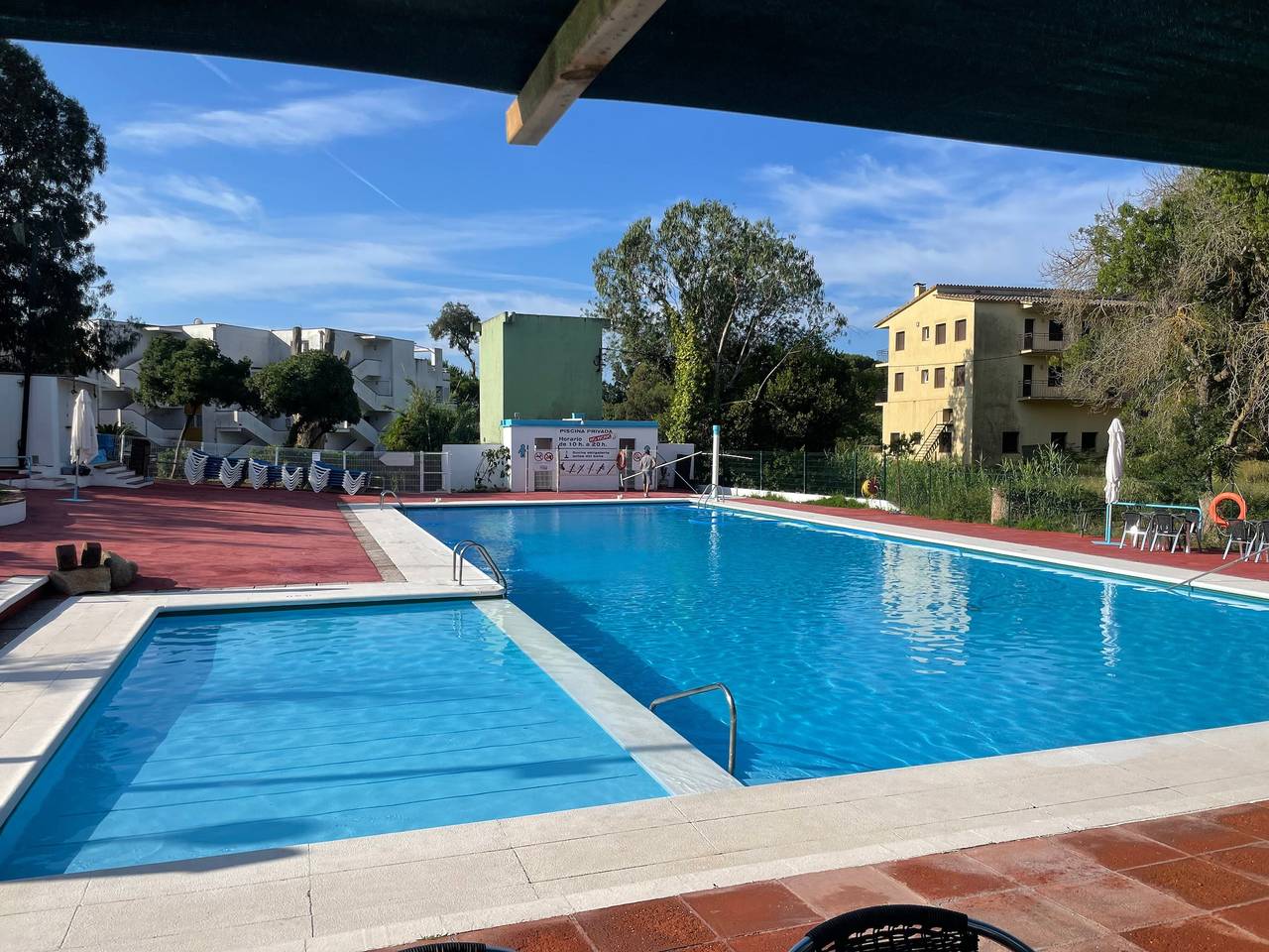 Apartamento entero, Apartamento vacacional 'Brava Beach' con piscina compartida, terraza privada y Wi-Fi in Platja d'Aro, Costa Brava