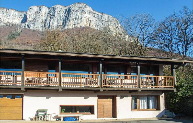 Appartement de vacances pour 10 personnes, avec sauna et jacuzzi ainsi que piscine et jardin