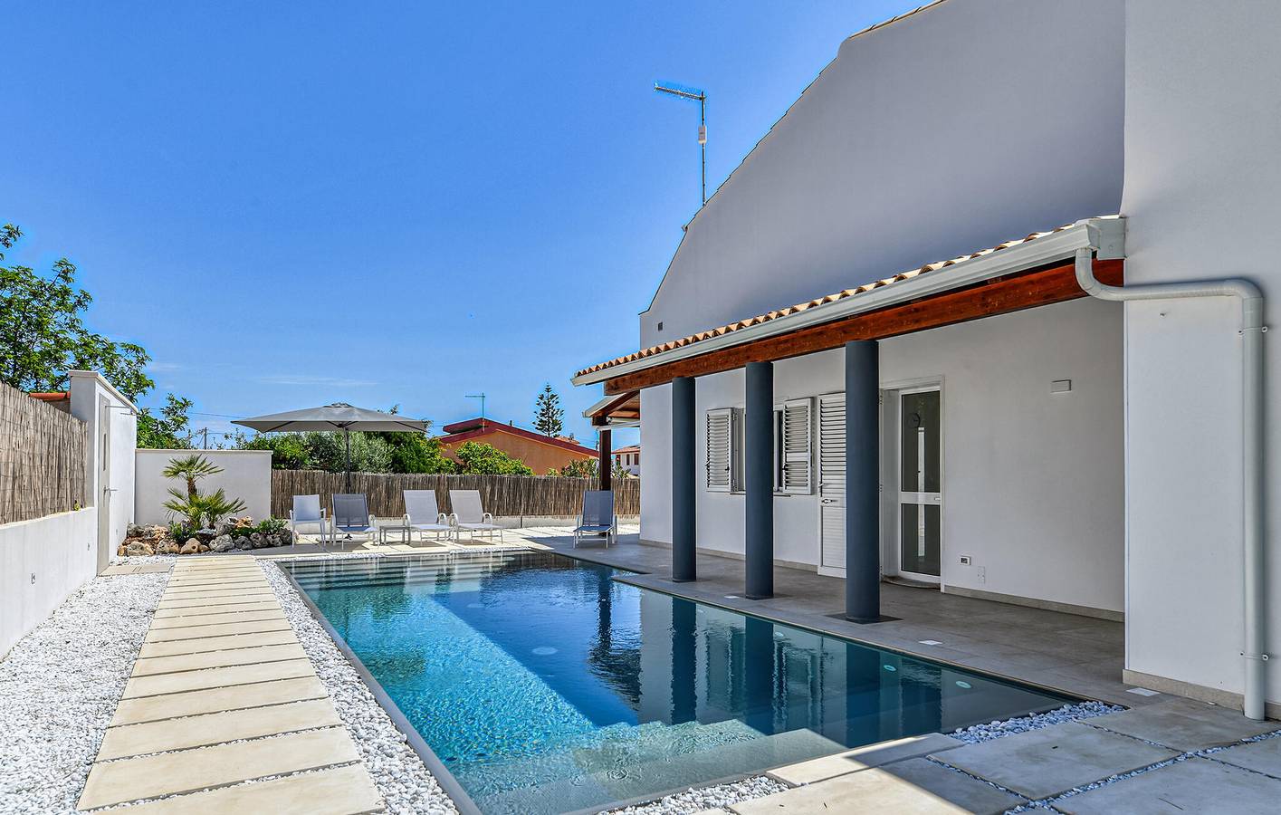 Appartement de vacances entier, Retraite tranquille avec piscine et terrasse, à 1,5 km de la plage de Fontane Bianche in Fontane Bianche, Cassibile