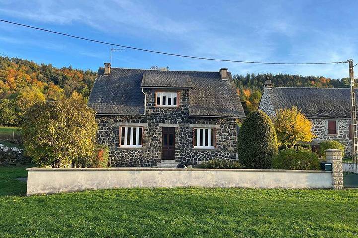 Gîte pour 8 personnes à La Chapelle-d'Alagnon