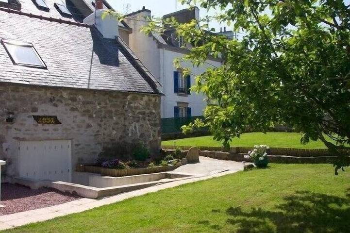 Gîte pour 4 personnes, avec jacuzzi ainsi que jardin et terrasse dans Port de plaisance de Douarnenez-Tréboul