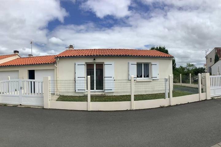 Gîte pour 5 personnes, avec jardin dans Plage des Boucholeurs
