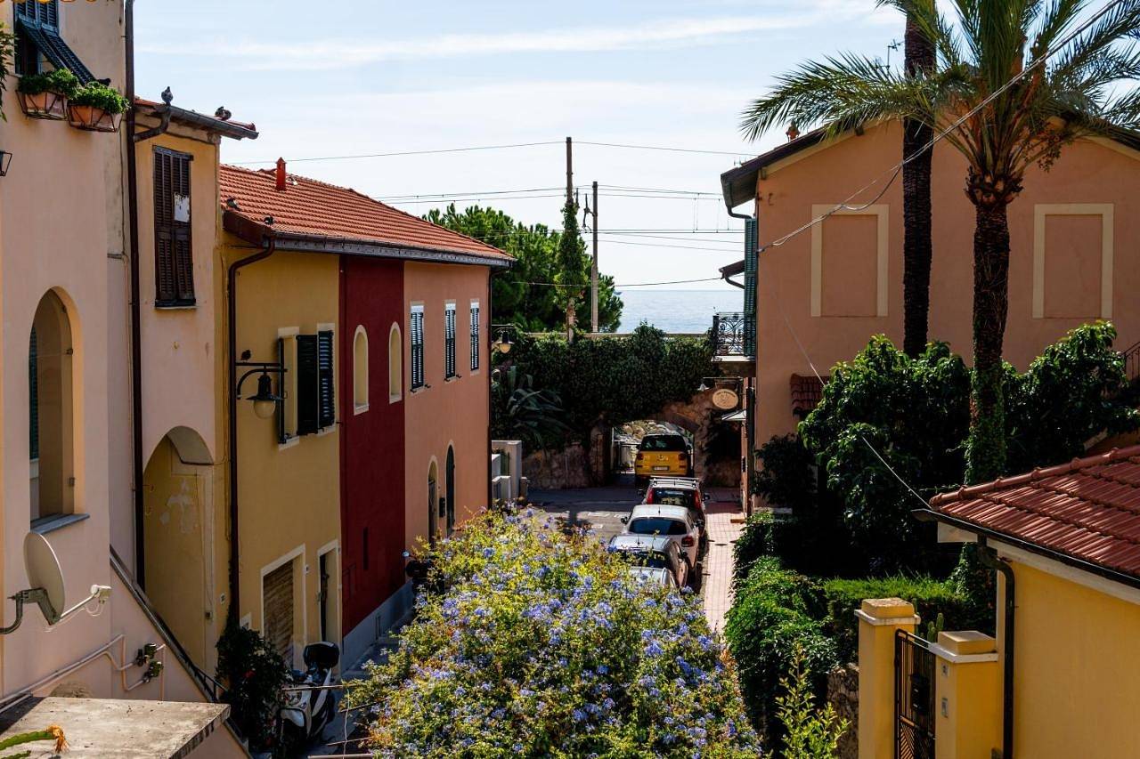 New Fishermans House Seaside, Air conditioning & Wi-Fi in Bordighera, Riviera di Ponente