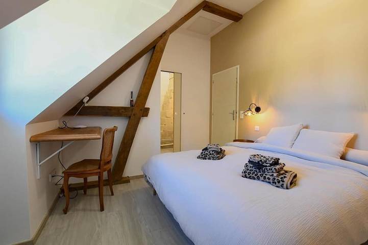 Location de vacances pour 12 personnes, avec jardin à Villechétif - 3