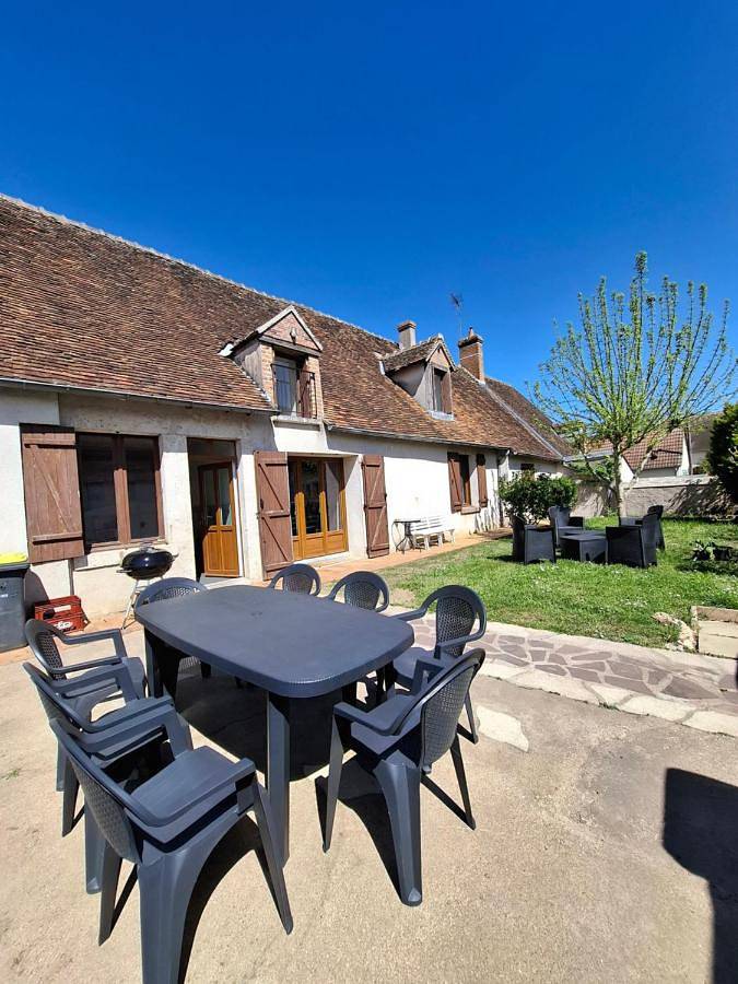 Location de vacances pour 10 personnes, avec jardin à Maslives - 2