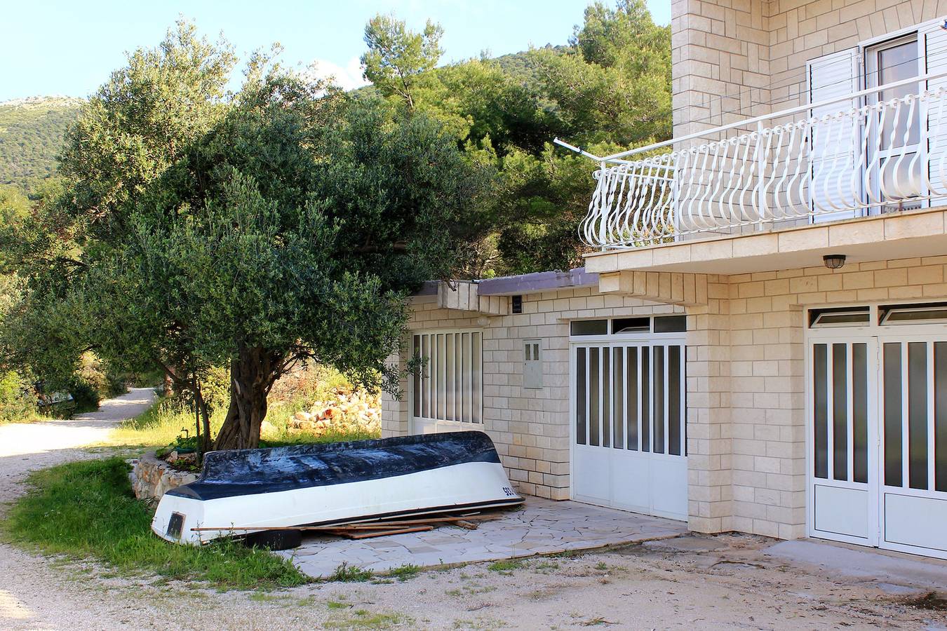 Entire apartment, One bedroom apartment near beach Šparadići, Šibenik A-10015-b in Grebastica, Šibenik-Knin
