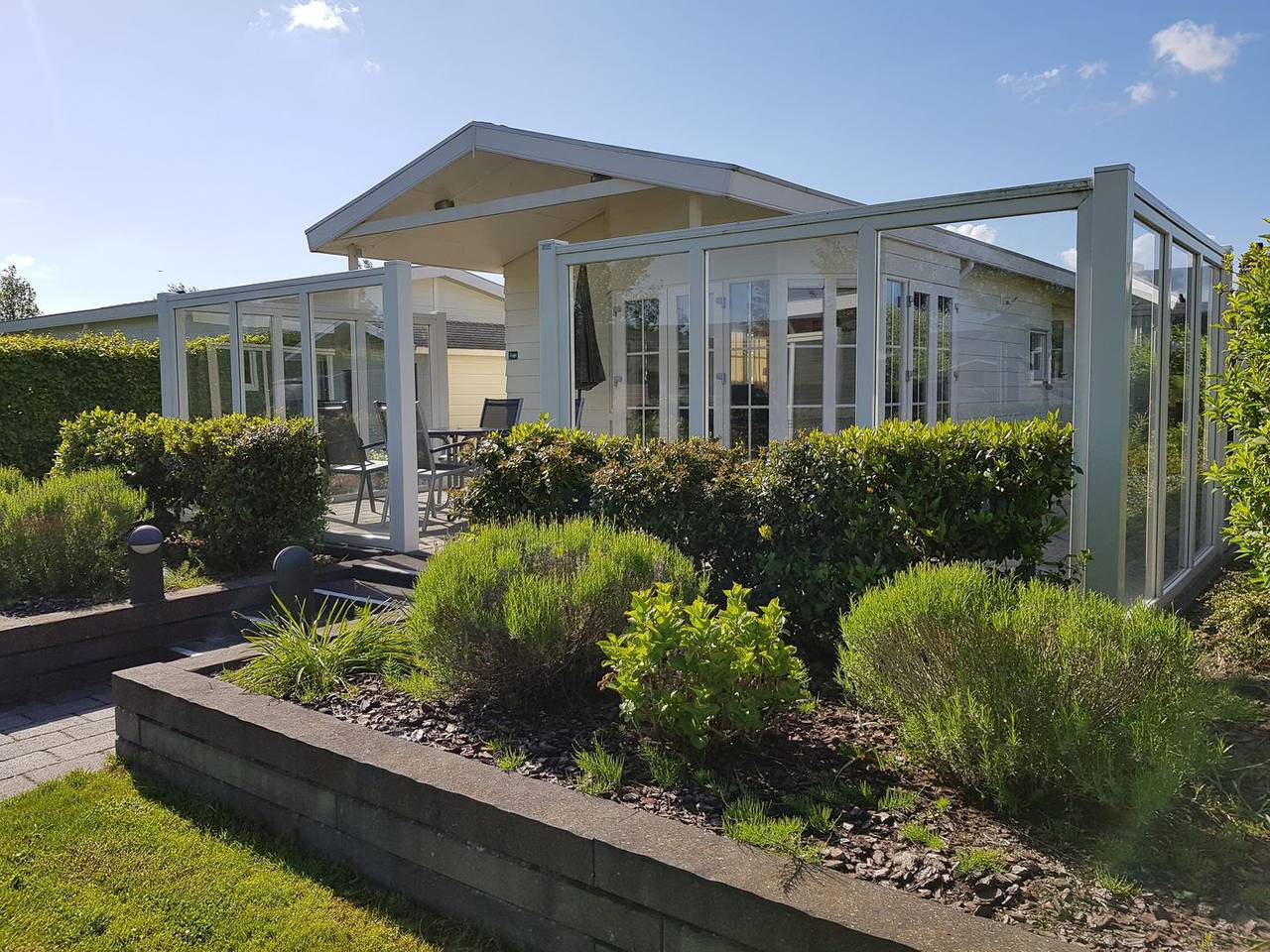 Chalet Meeresrauschen Breskens – Urlaub mit Hund & Familie - komplett eingezäunt in Zeeuwse Kust