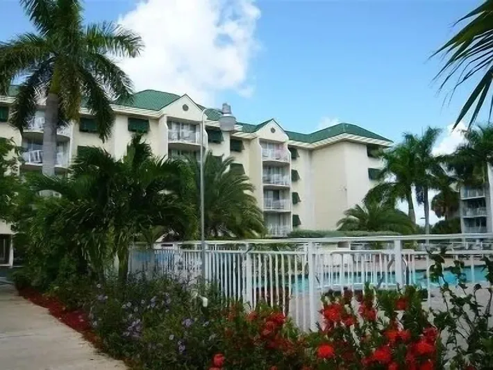 Vacation apartment for 6 people, with balcony and hot tub as well as pool - 1