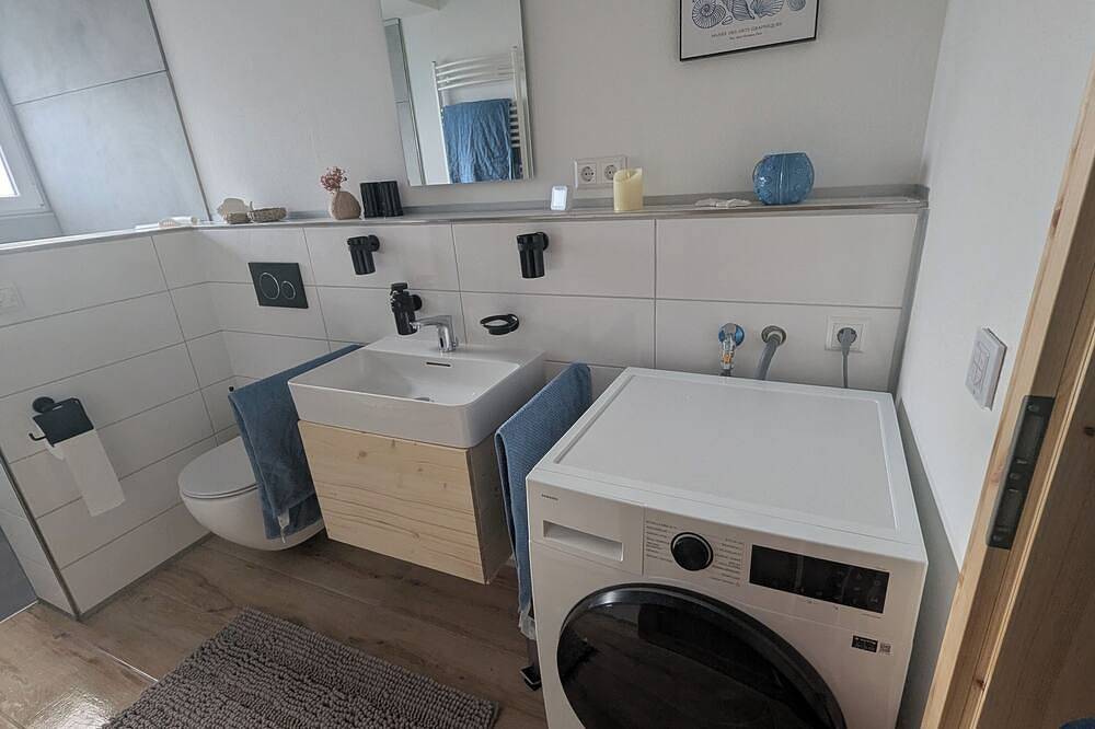 Ganze Wohnung, Idyllische Ferienwohnung im Grünen, mit moderner Ausstattung und großem Garten in Weiler-Simmerberg, Bayerisch Schwaben