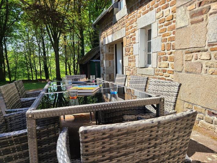 Gîte pour 6 personnes, avec jardin et terrasse à Saint-Laurent-de-Terregatte - 2