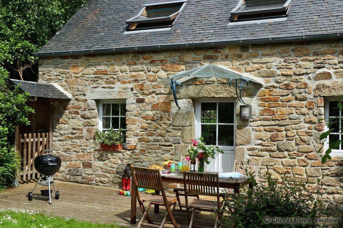 Two-Bedroom House in Plouguin, Région de Brest