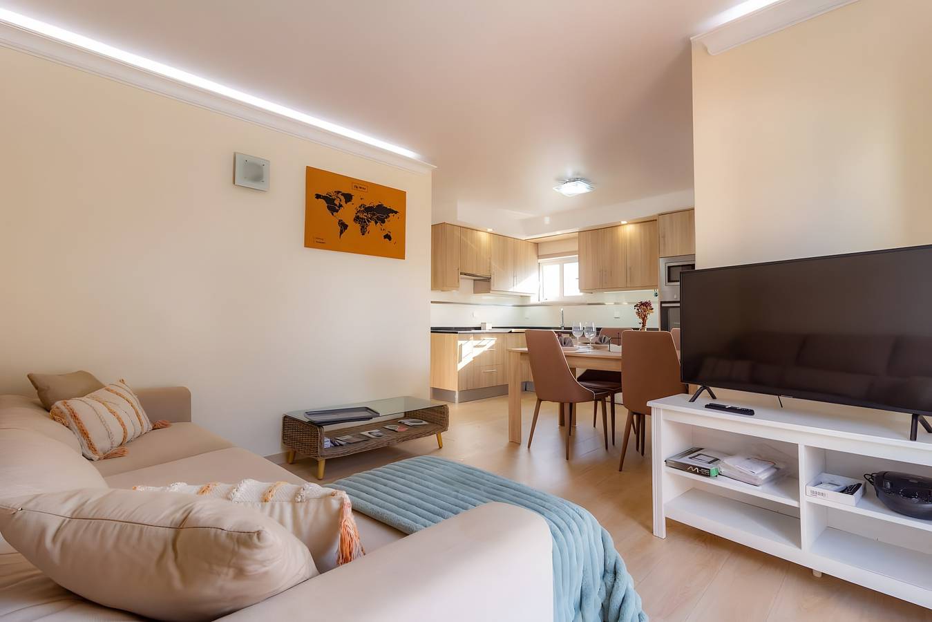 Apartamento inteiro, Apartamento 'Numar Beach Residence' com piscina partilhada, Wi-Fi e ar condicionado in Manta Rota, Ria Formosa