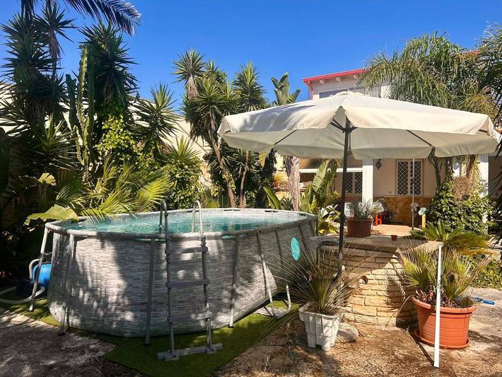 Location de vacances pour 8 personnes, avec Jacuzzi et Terrasse ainsi que Jardin et Bassin pour enfant à Torre Chianca - 3