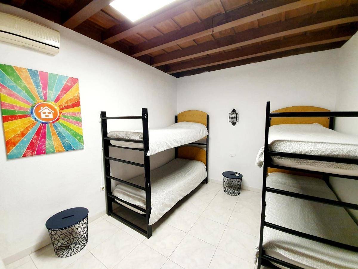 Bed in 6-Bed Mixed Dormitory Room in Distrito Centro (Córdoba), Córdoba