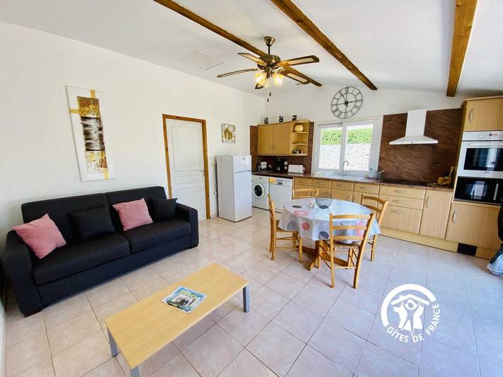 Gîte pour 2 personnes, avec jardin dans l' Aude - 3