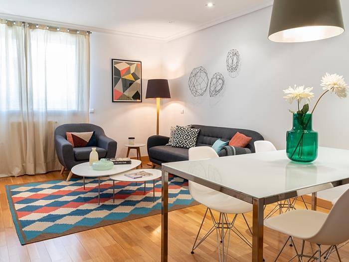 Entire vacation apartment, Ayala Apartment with parking in Madrid, Madrid Province
