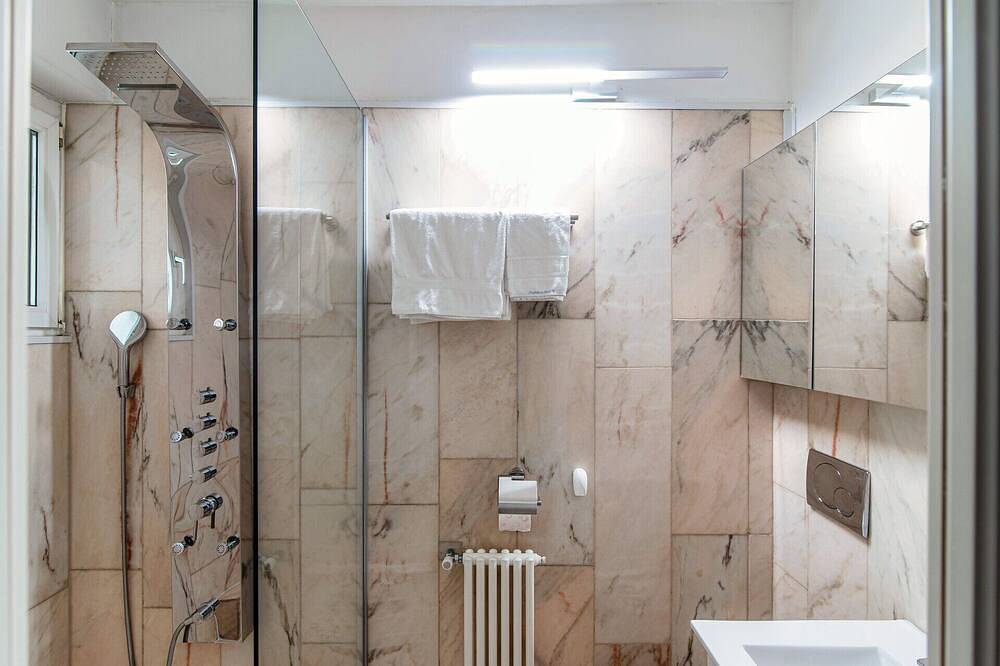 Ganze Wohnung, Fitnessfreundliches Studio-Apartment in Paradiso (Little Paradise) in Paradiso, Luganersee