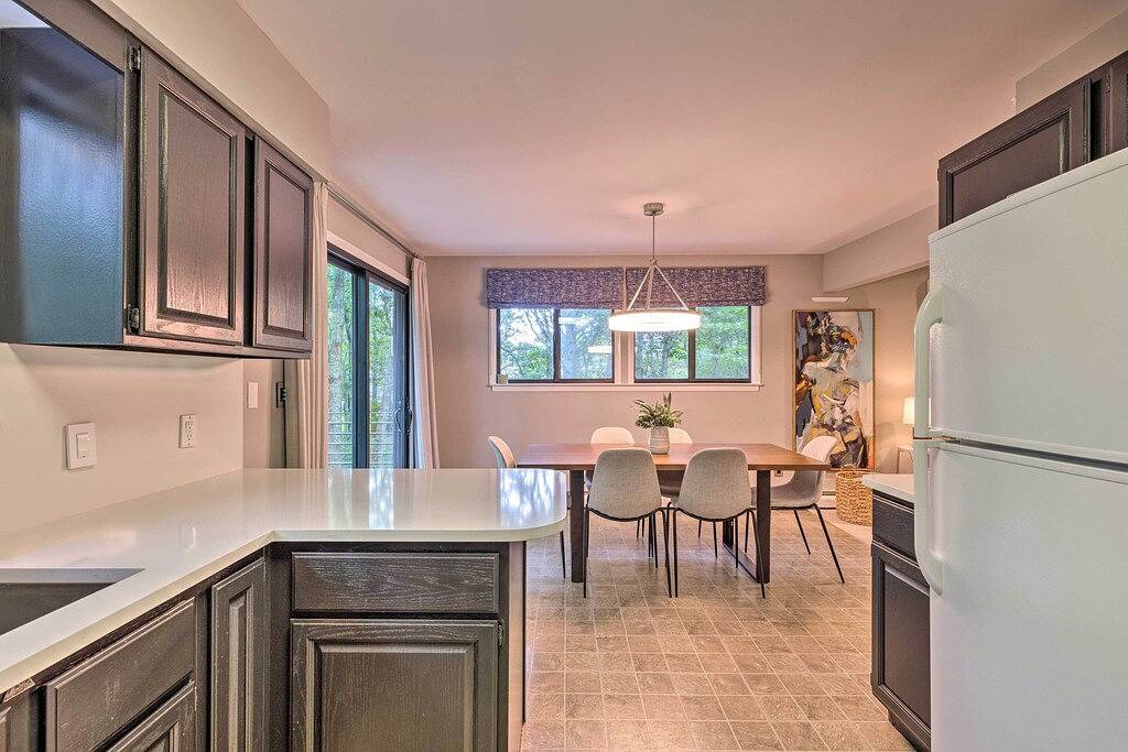 Unique Southampton Getaway w/ Rooftop Deck! in North Sea (NY), Hamptons