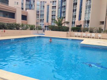 Gîte pour 5 personnes, avec piscine ainsi que terrasse et vue dans Port de Sète