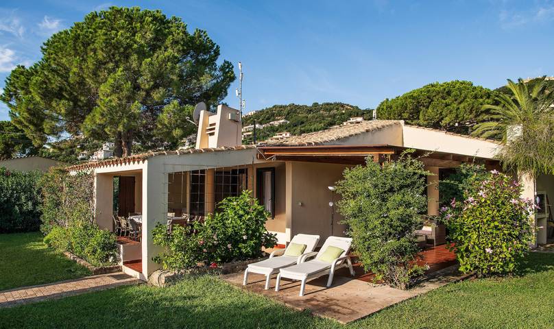 Villa pour 8 personnes, avec jardin à Costa Rei