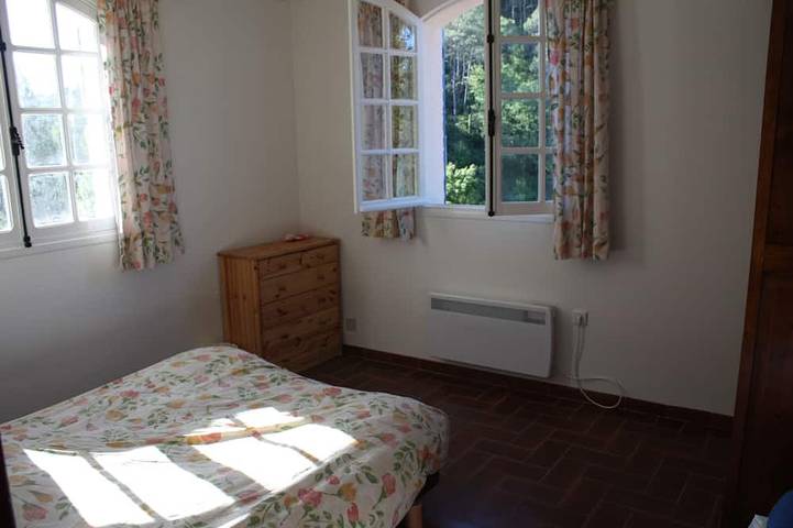 Location de vacances pour 8 personnes, avec jardin et terrasse, animaux acceptés à Barjols - 3