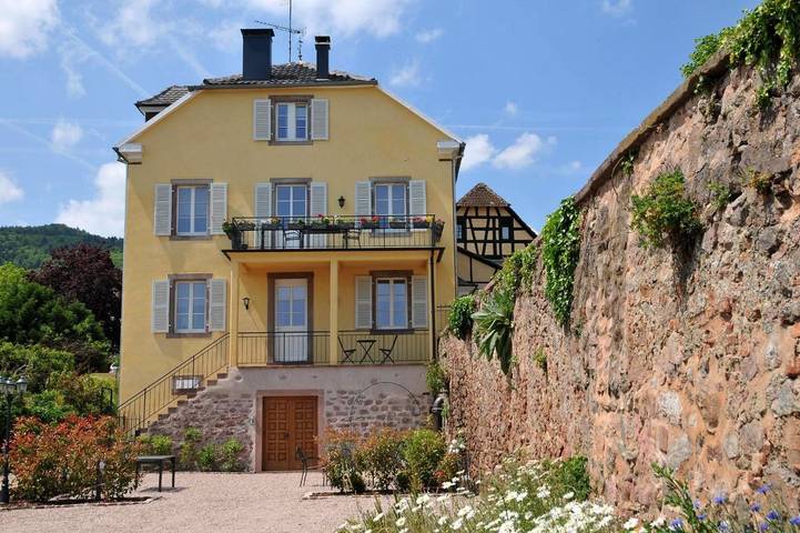 Ferienwohnung für 4 Personen, mit Ausblick und Garten in Riquewihr - 2