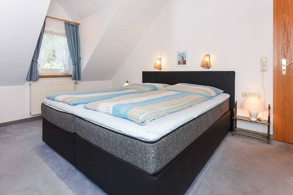 Ganze Wohnung, Ferienwohnung Schwalbe - Ferienwohnungen Möwe und Schwalbe im Haus Sassenhof in Dunum, Nordseeküste