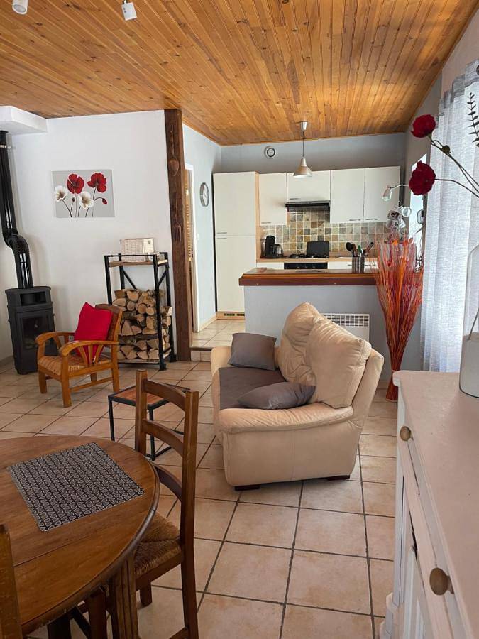 Three-Bedroom House in Belcaire, Région de Limoux