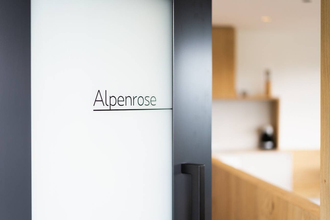 Ganze Wohnung, Ferienwohnung "Alpenrose Beim Lackl" mit Bergblick & Wlan in Hafling Oberdorf, Hafling