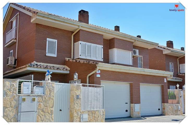 Chalet for 8 people, with garden and pool as well as terrace - 1