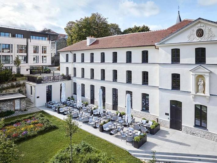 Hôtel pour 2 personnes, avec piscine ainsi que jardin et sauna