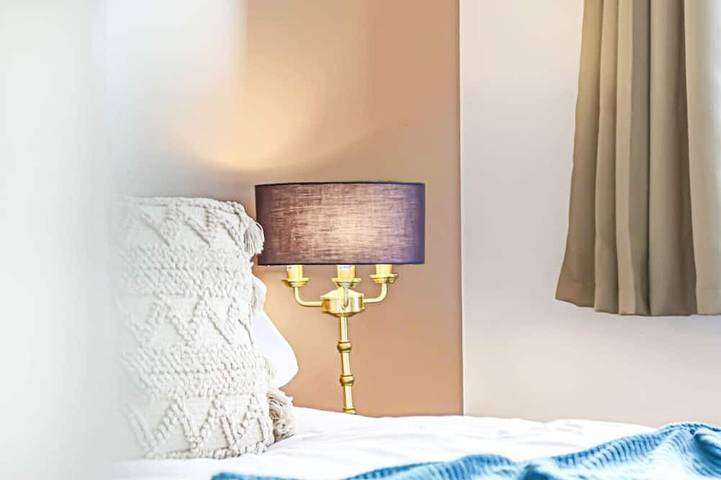 4 Bedroom 3.5 Bathroom House • Free Parking • Fast Wifi • Smart TV in Buckinghamshire