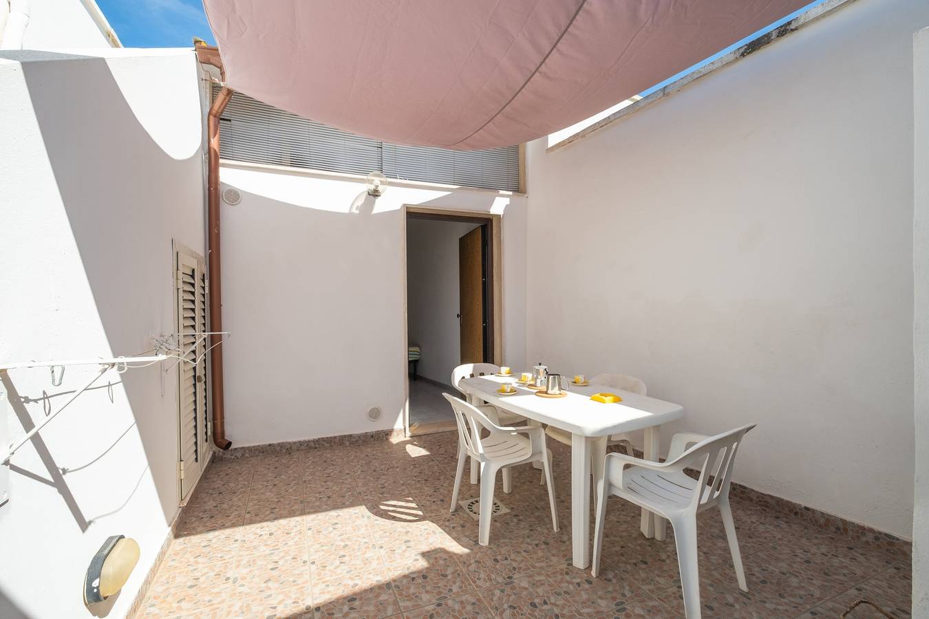 Appartamento intero, Appartamento 'Oasi Del Conte Due' con terrazza privata e aria condizionata in Sant'Isidoro, Golfo di Taranto
