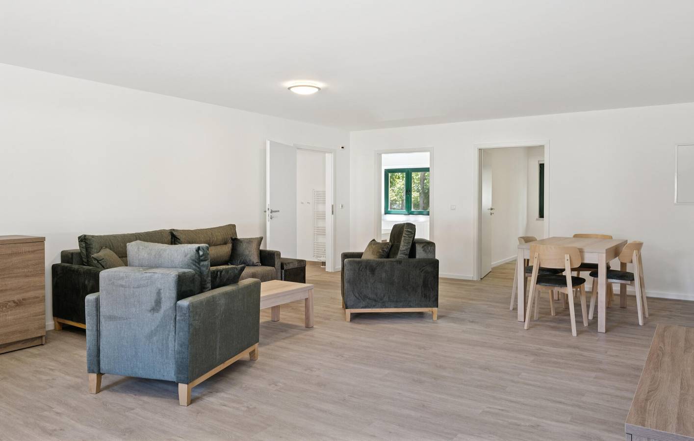 Ganze Ferienwohnung, Gemütliches Apartment am Strand mit WiFi und Parkplatz in Drewoldke, Juliusruh