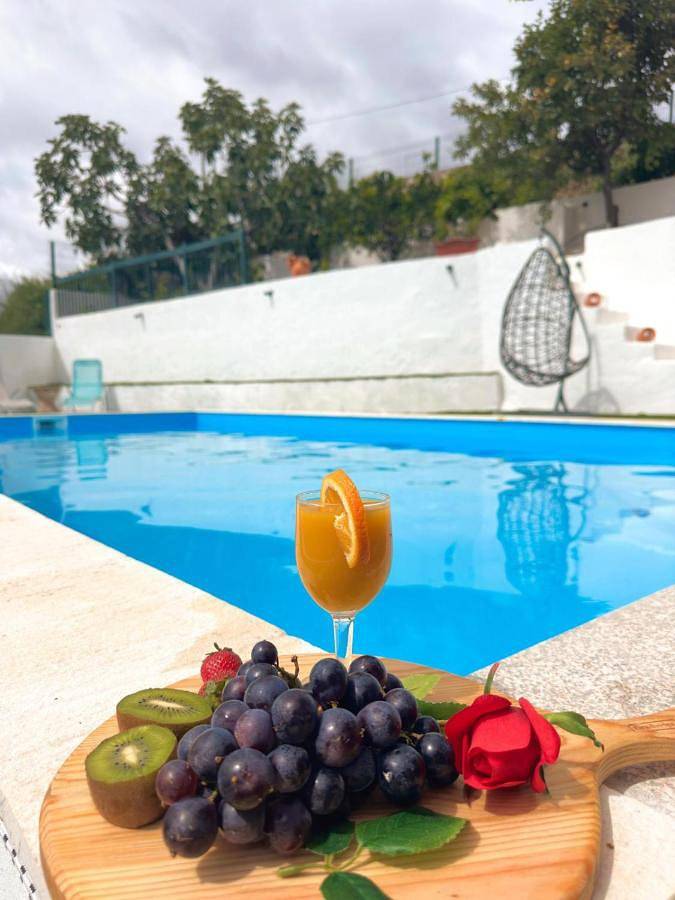 Maison d’hôte pour 2 personnes, avec vue ainsi que jardin et piscine dans Foz do Sabor