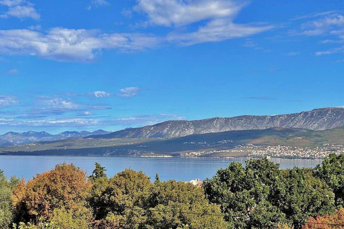 Apartamento vacacional entero, Flat Srdoc sea view, 250m from the sea in Silo (Krk), Krk (isla)