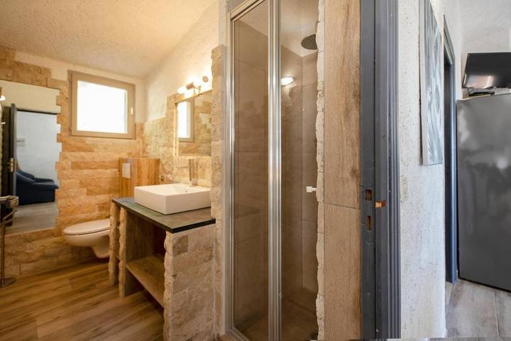 Club vacances pour 6 personnes, avec piscine ainsi que jardin et vue, adapté aux familles en Corse - 4