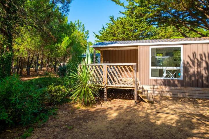 Camping pour 5 personnes, avec jardin à Le Bois-Plage-en-Ré - 3