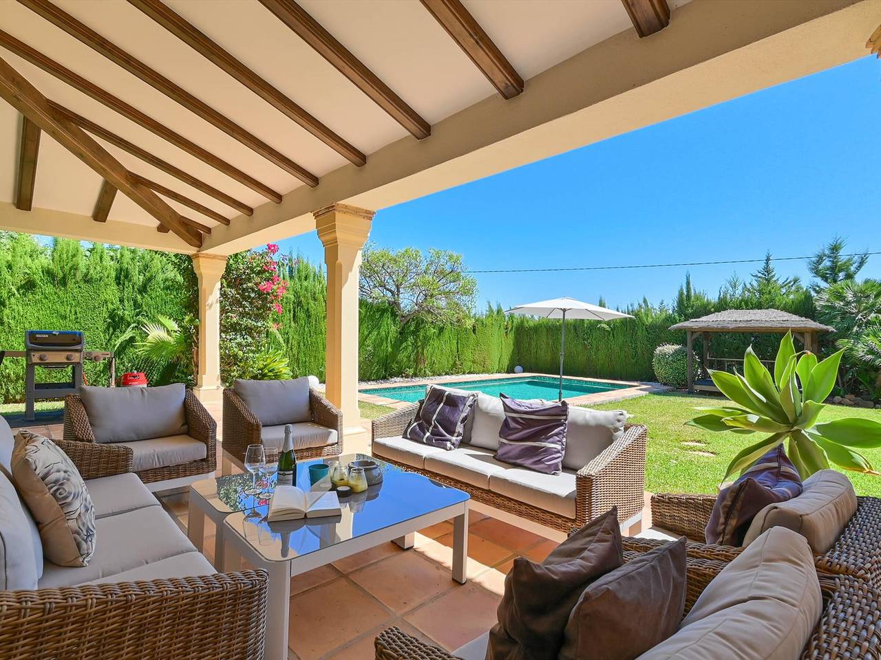 Luxusvilla in Denia mit privatem Pool, Wlan und Klimaanlage in Beniarbeig, Costa Blanca